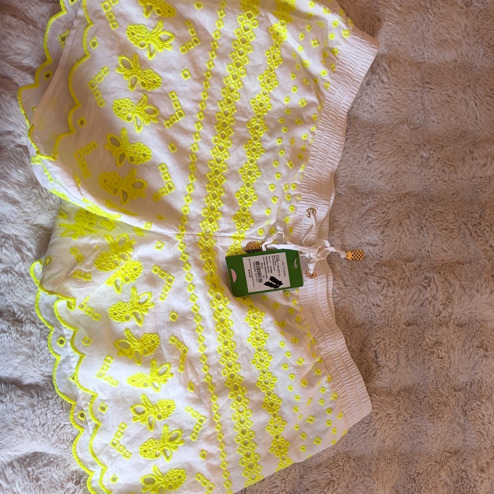 Lilly Pulitzer White Shorts with Yellow Embroidery NWT